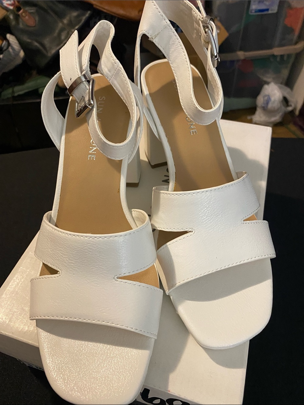 NEW IN BOX SUN + STONE RAYNAAP WO SIZE 8 WHITE 3” BLOCK HEEL SANDAL